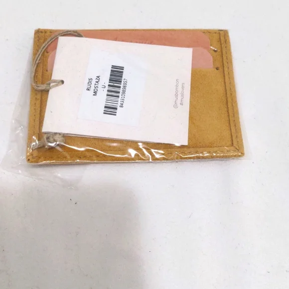 Slim Cardholder - Picture 1 of 3